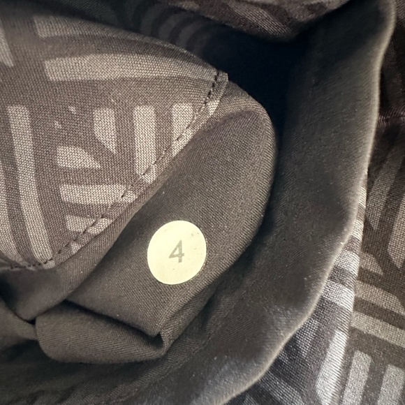 Lululemon Spring Break Away Shorts - 4 - Picture 5 of 9